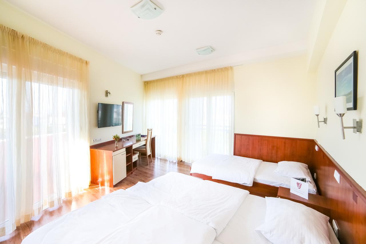 Hotel Merlot Opuzen  Εξωτερικό φωτογραφία