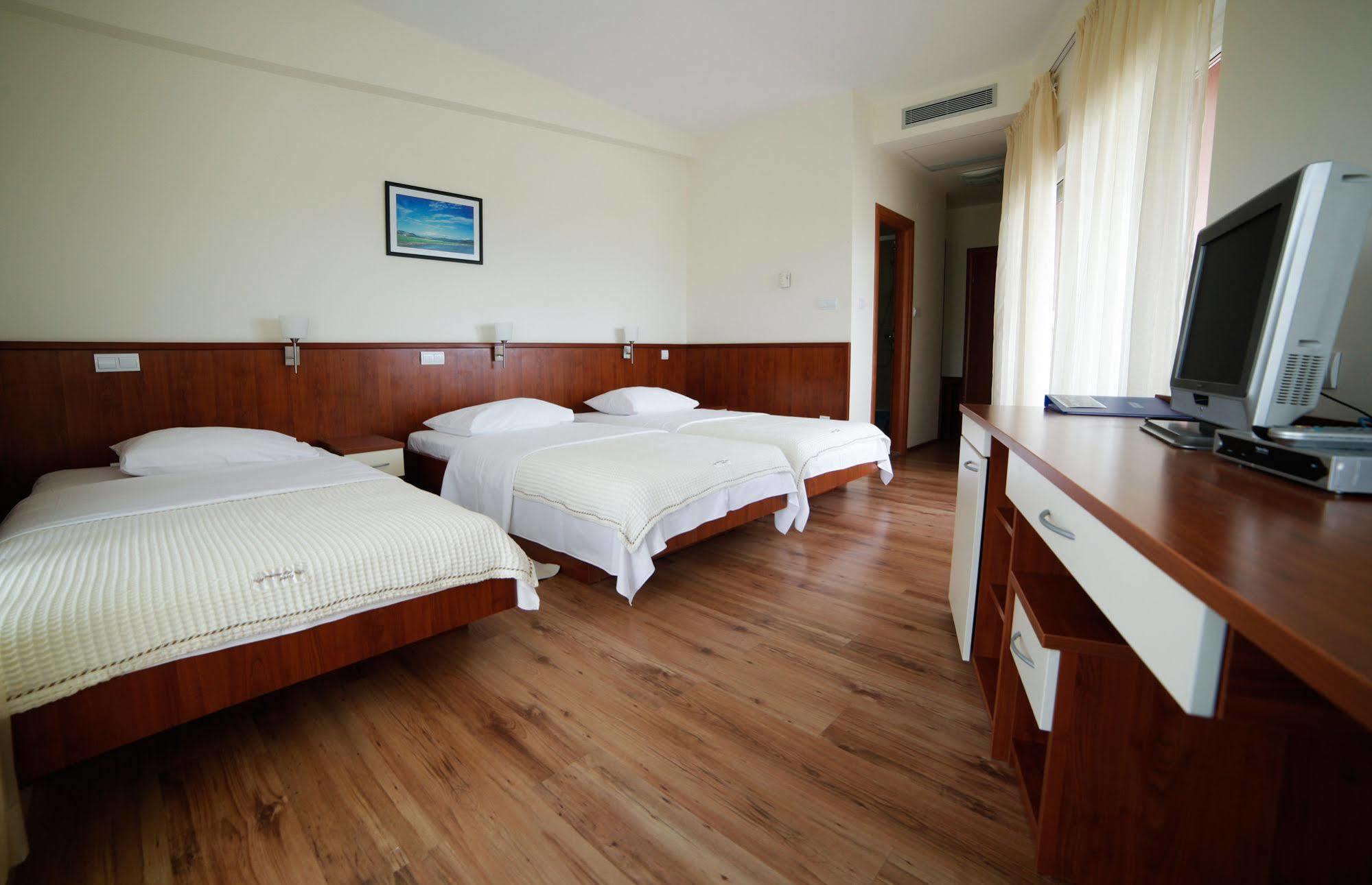 Hotel Merlot Opuzen  Εξωτερικό φωτογραφία
