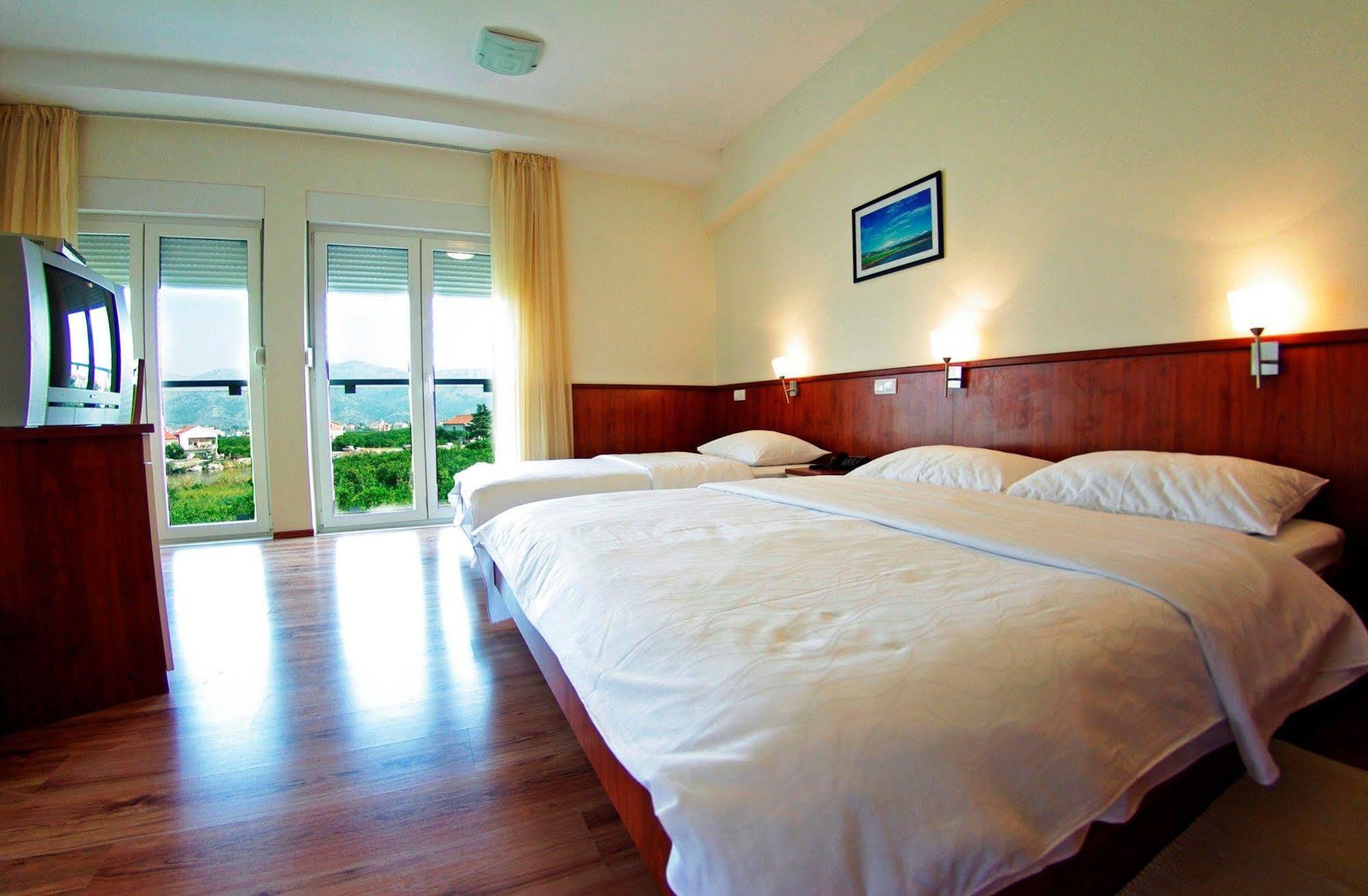 Hotel Merlot Opuzen  Εξωτερικό φωτογραφία